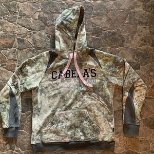 🇺🇸Women’s Cabelas Camo Sweatshirt
